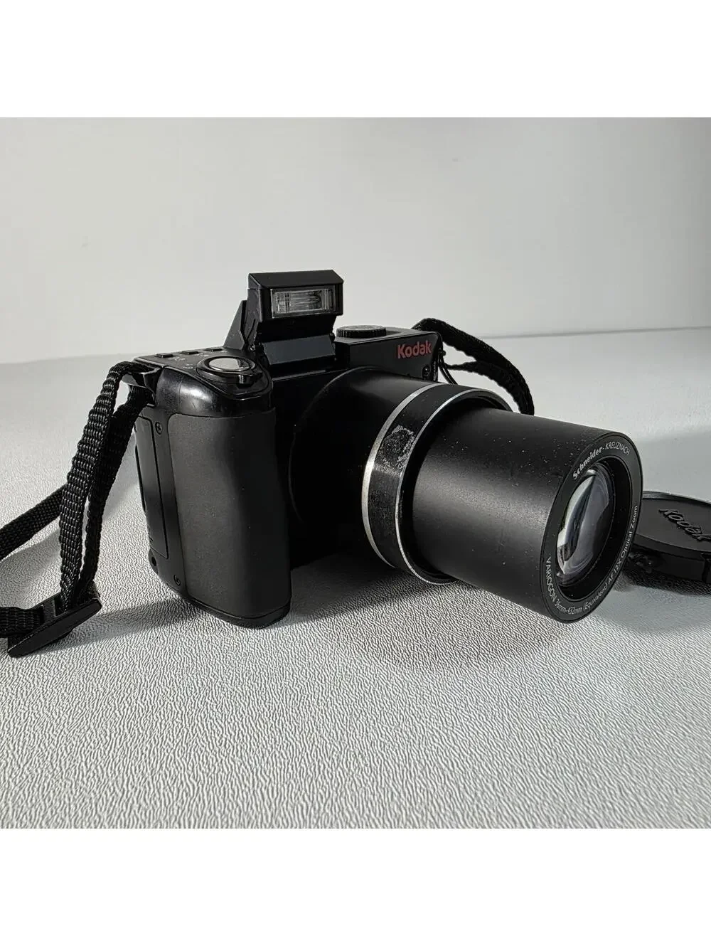 Kodak EasyShare Z8612 IS 8.1MP 12x Zoom - Works No Flash Read
